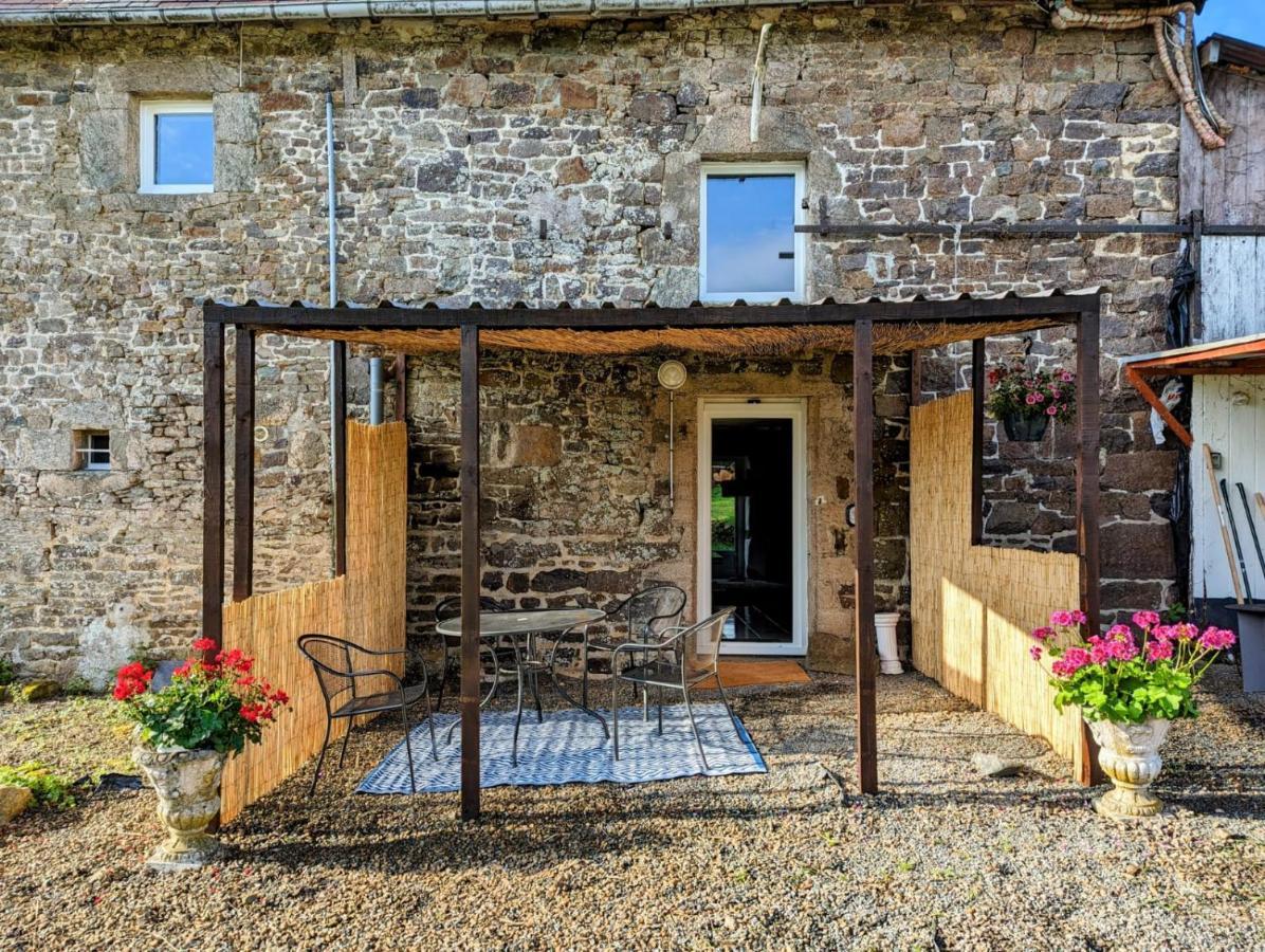 Les Gites De La Cabache Montaigu-les-Bois Exterior foto